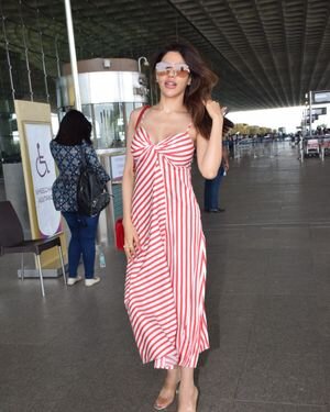 Nikki Tamboli - Photos: Celebs  Spotted At Airport | Picture 1935871