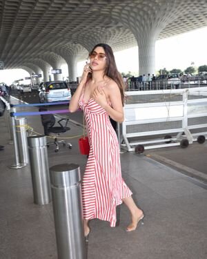 Nikki Tamboli - Photos: Celebs  Spotted At Airport | Picture 1935867