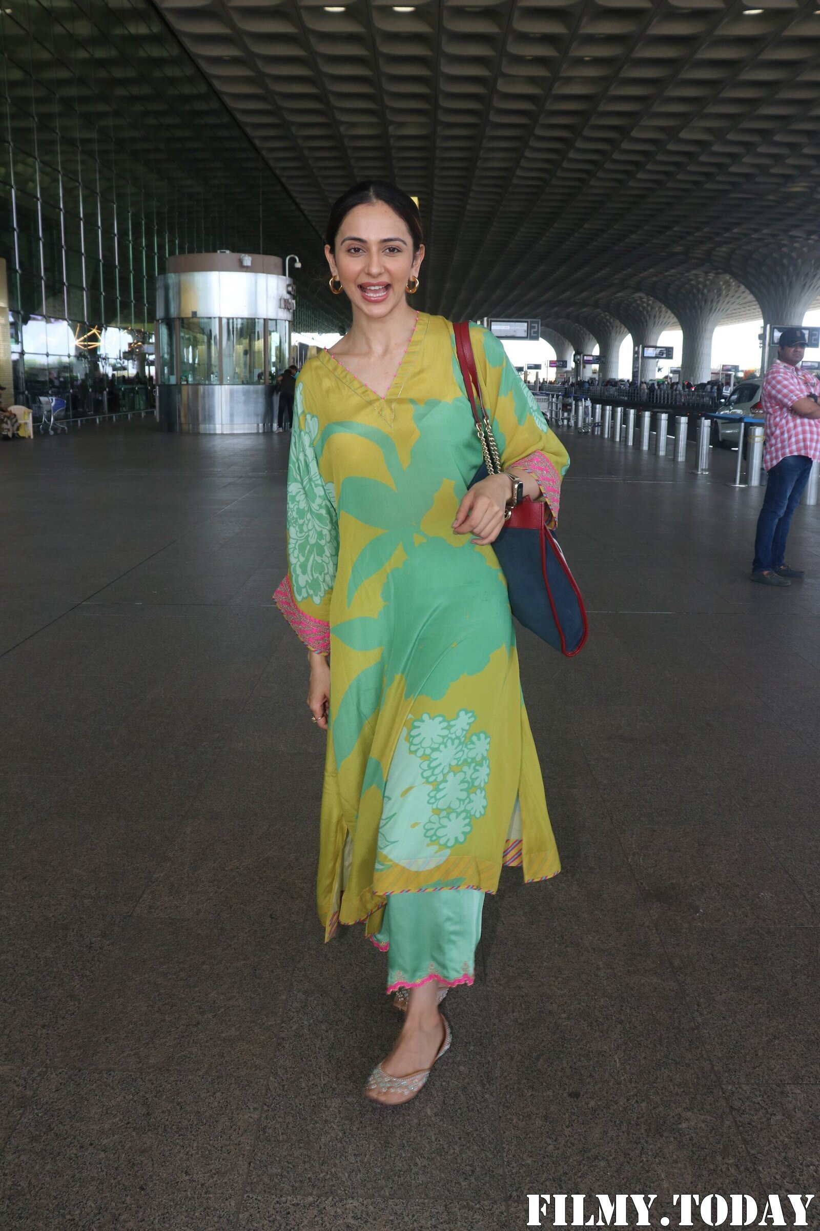 Rakul Preet Singh - Photos: Celebs  Spotted At Airport | Picture 1936396