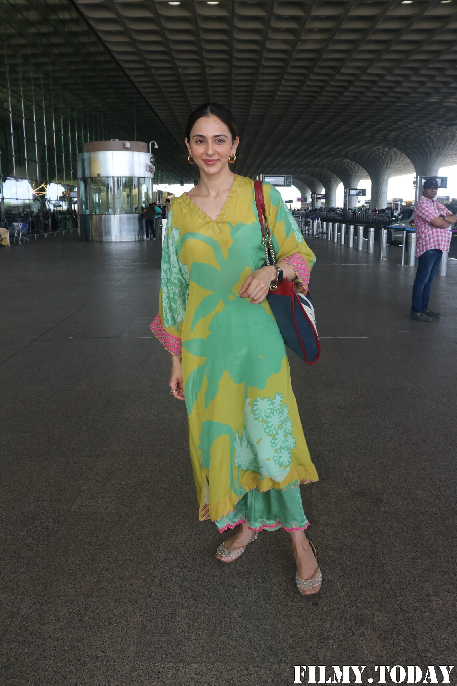 Rakul Preet Singh - Photos: Celebs  Spotted At Airport | Picture 1936398
