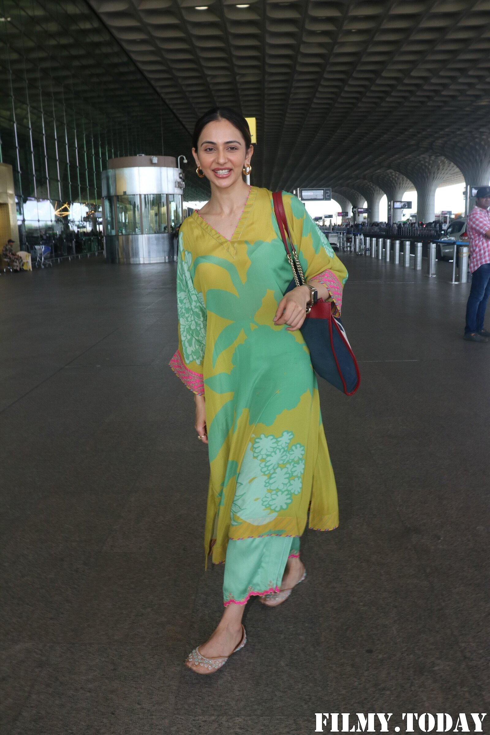 Rakul Preet Singh - Photos: Celebs  Spotted At Airport | Picture 1936397