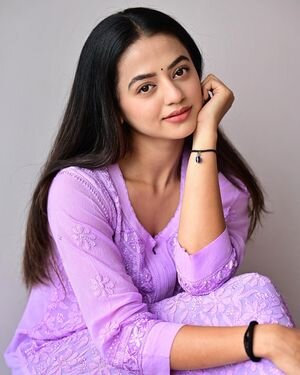 Helly Shah Latest Photos | Picture 1943824