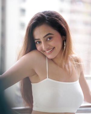 Helly Shah Latest Photos | Picture 1943888
