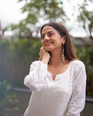 Helly Shah Latest Photos | Picture 1943850