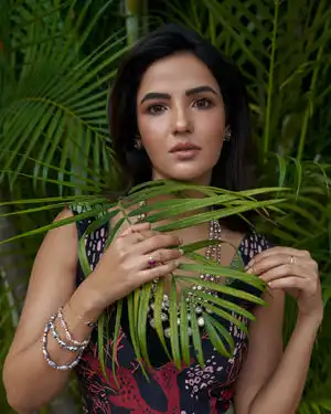 Jasmin Bhasin Latest Photos