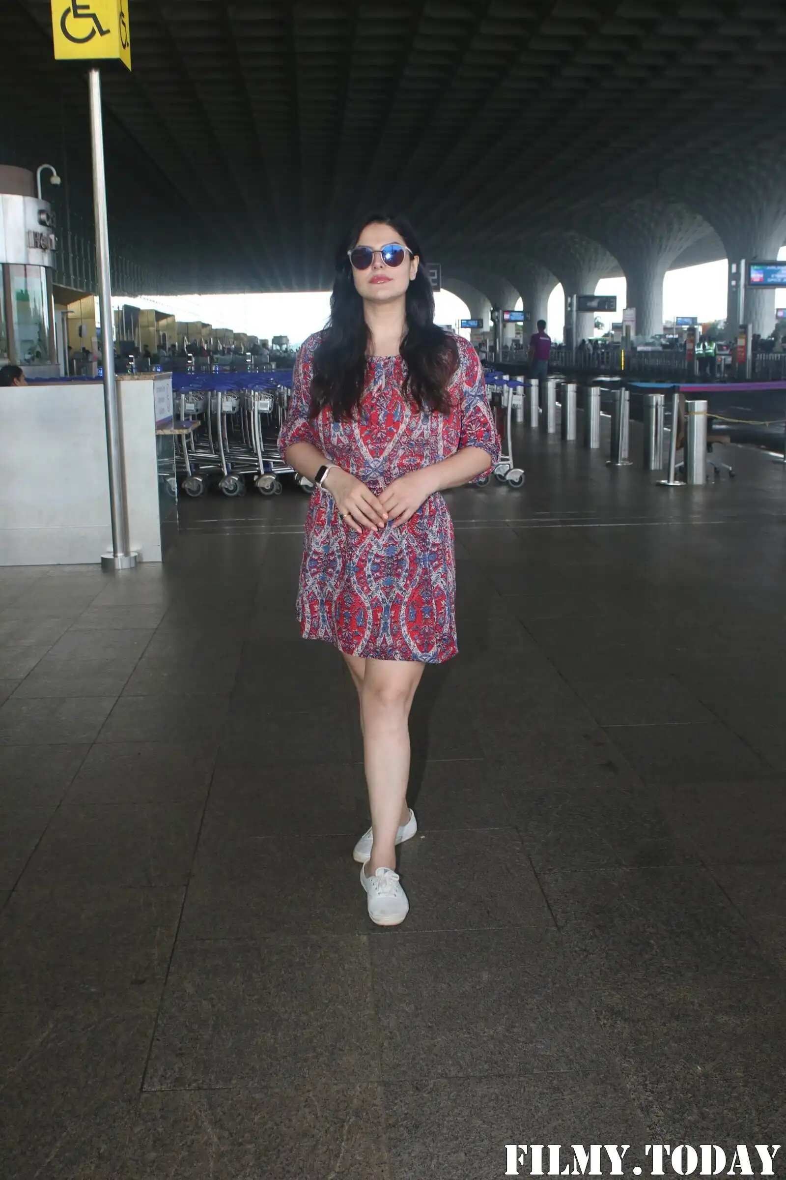 Zareen Khan - Photos: Celebs Spotted At Airport | Picture 1952573