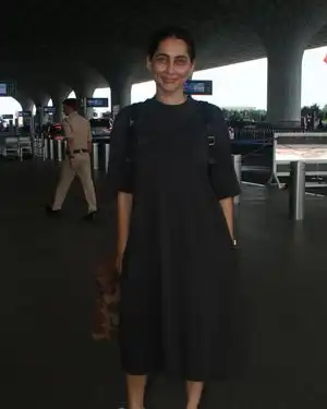 Anusha Dandekar - Photos: Celebs Spotted At Airport