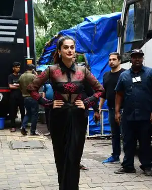 Taapsee Pannu - Photos: Celebs Spotted On The Sets Of Aapka Apna Zakir