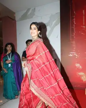 Janhvi Kapoor - Photos: Red Carpet Premiere Of Rajadhiraj : Love Life Leela