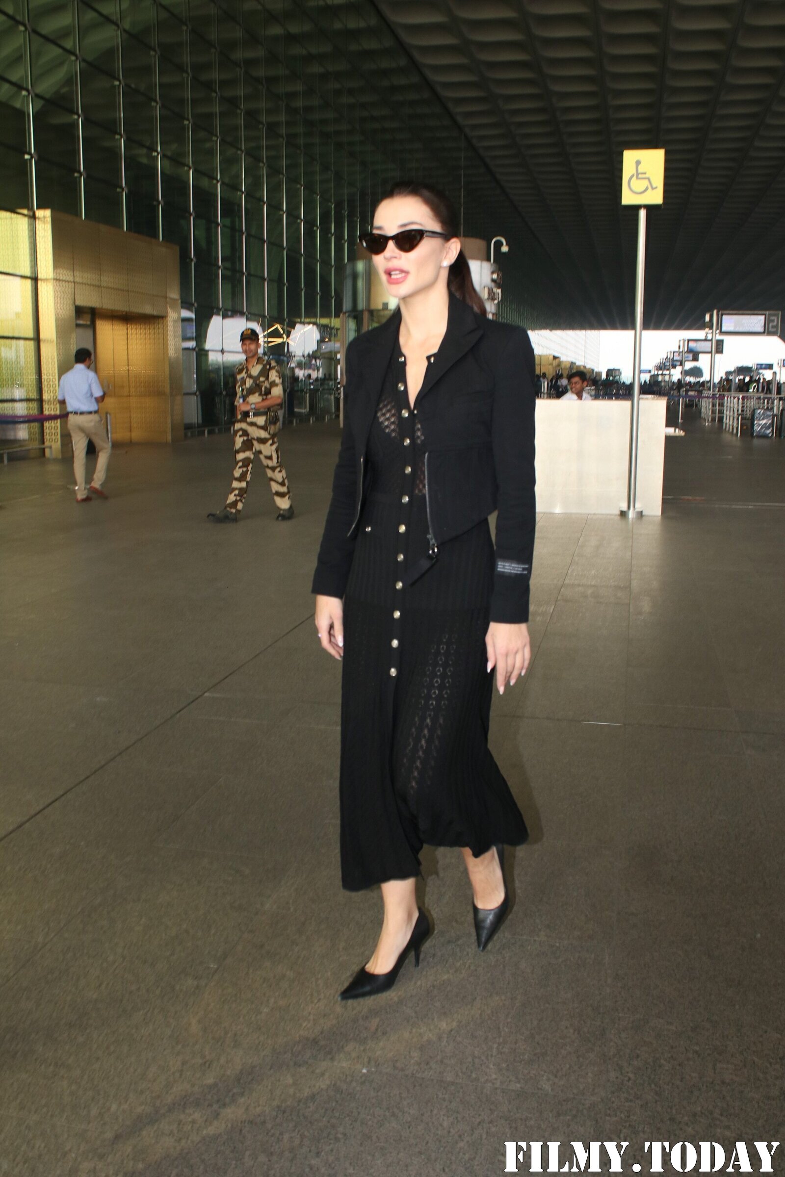Amy Jackson - Photos: Celebs Spotted At Airport | Picture 1947245