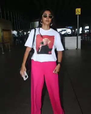 Pooja Hegde - Photos: Celebs Spotted At Airport