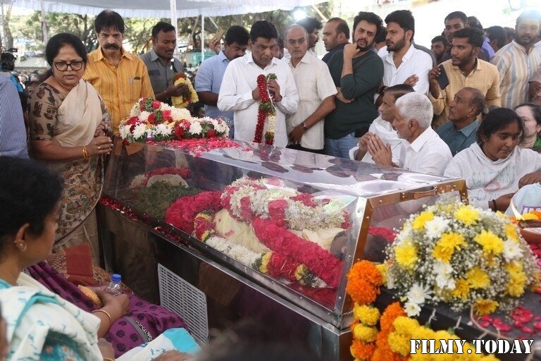 Photos: Celebs Pay Last Respect To Nandamuri Taraka Ratna | Picture 1919088
