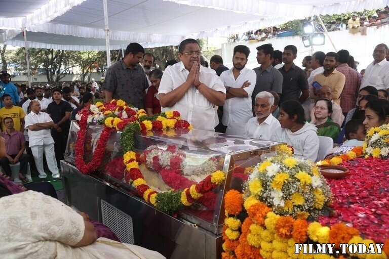 Photos: Celebs Pay Last Respect To Nandamuri Taraka Ratna | Picture 1919079