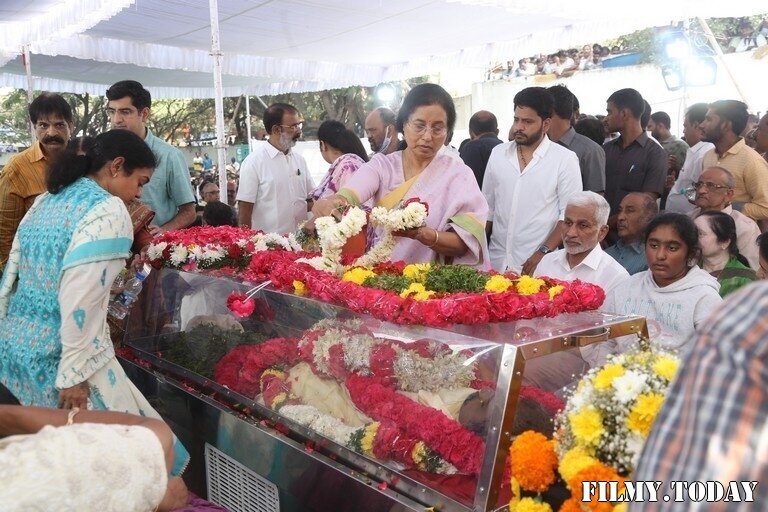 Photos: Celebs Pay Last Respect To Nandamuri Taraka Ratna | Picture 1919138