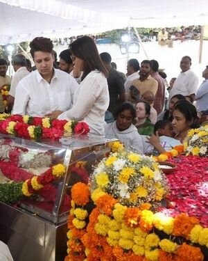 Photos: Celebs Pay Last Respect To Nandamuri Taraka Ratna | Picture 1919148