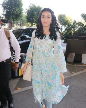 Shraddha Kapoor - Photos: Celebs  Spotted At Airport | Picture 1919189